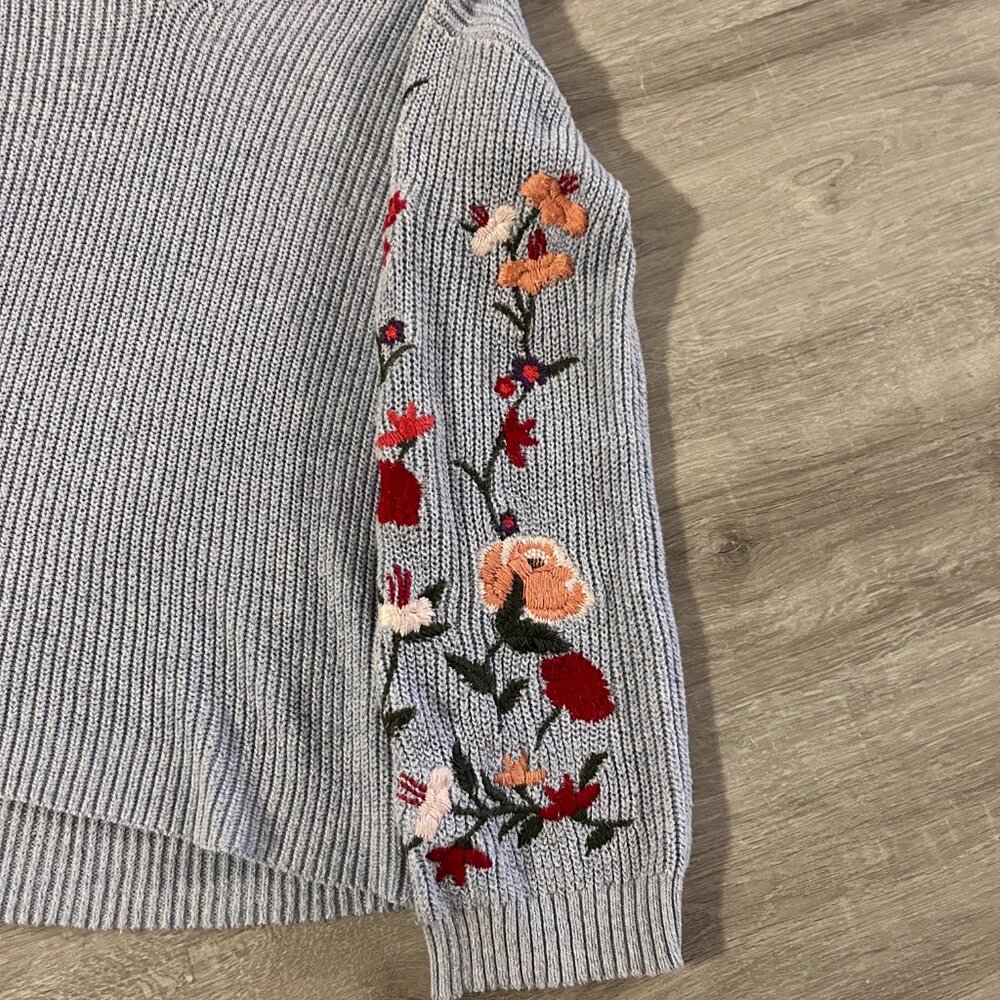 Spring Floral Sweater - Picture 3 of 4